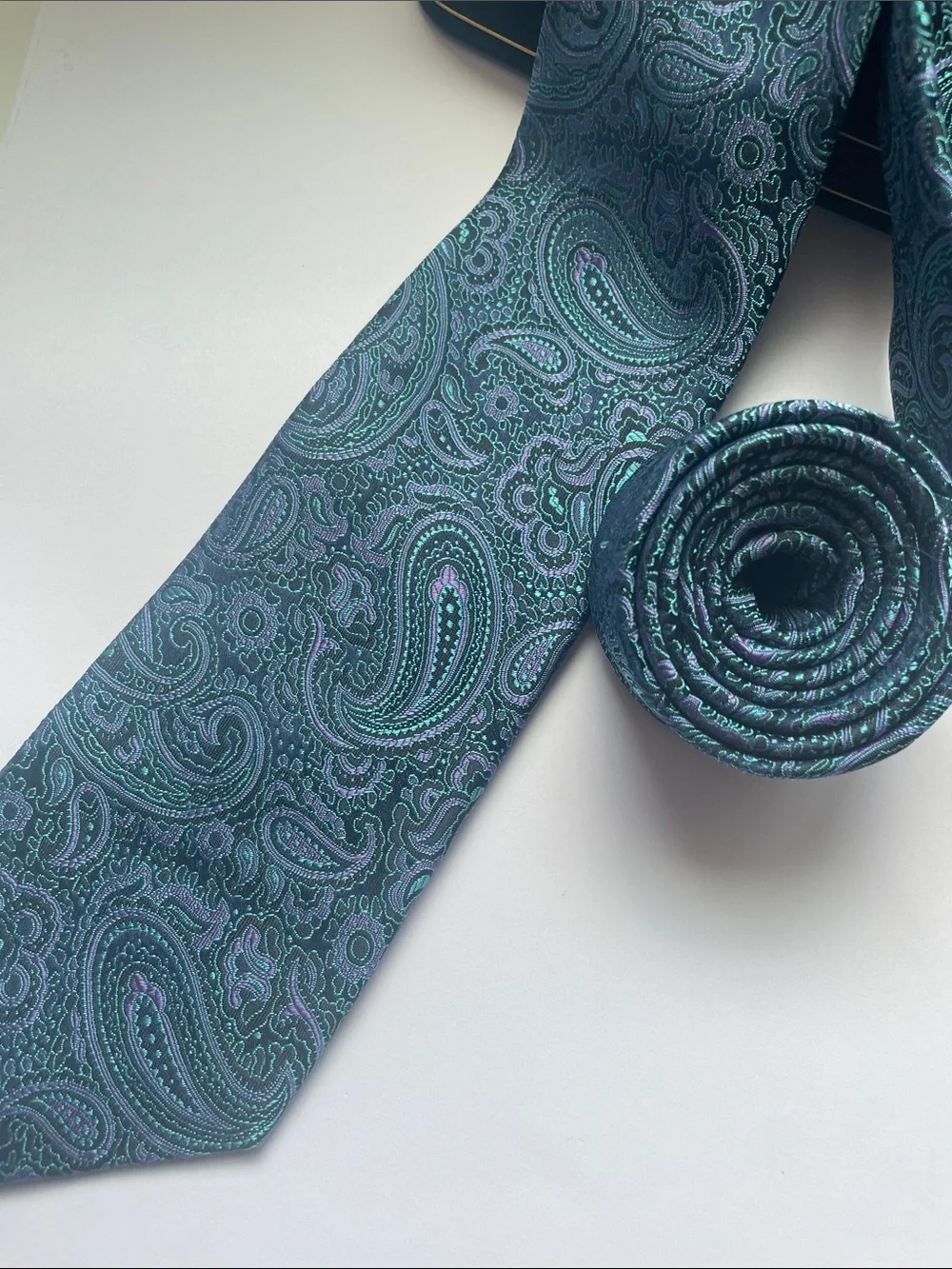 VTG J ABBOUD SILK BROCADE TIE